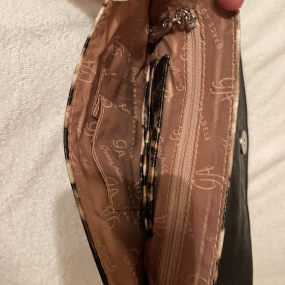 Grace Adele Animal Print clutch - Picture 2 of 4